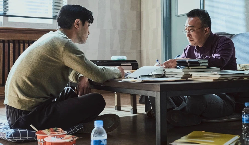 Jin Goo and Lee Sung-Min in Shadow Detective Season 1